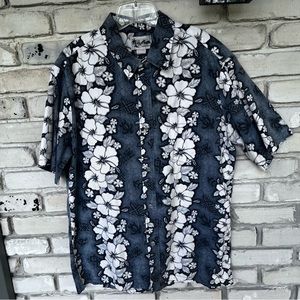 Howie made in Hawaii men shirt. Hawaiian shirt with flowers